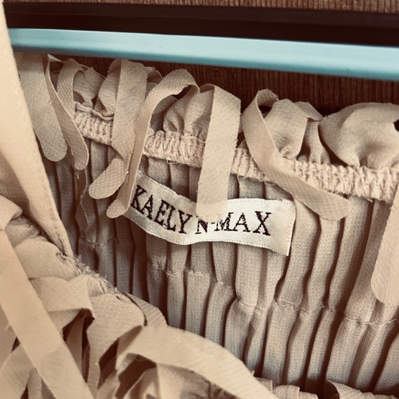 VTG 90s Kaelyn Max Womens Fringe Bell Sleeve Top Beige Cold Shoulder Fairy XL - Picture 3 of 10